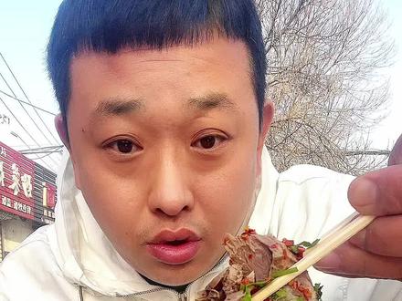 沧州羊肠子一条街的杜林馄汤羊肠子。特点干盘肠好还能带上几刀纯瘦羊肉,阴羔没赶上。没膻味带点荤味 #抖音美食#美食探店 #这一碗好过瘾 #地方特色美食 #羊肠子 @抖音美食达人助手 @抖音热点 @@揍嘛吃(美食)