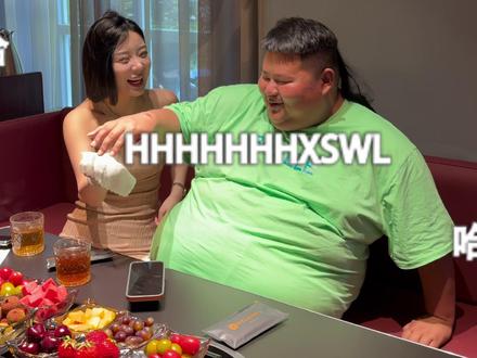家人们,谁懂啊,好像爱情啊,看得我也好想谈恋爱啊,我不管了我先磕了,男人的魅力真的不在表相,娇娇的灵动,良哥的可爱,随便一个镜头,都能脑补一部小说,真的是两个善良的灵魂碰撞#良子刘娇娇 #良子 #大胃袋 #味真足 @良子大胃袋(味真足) @刘娇娇 @刘思伟《找个好人就嫁了吧》