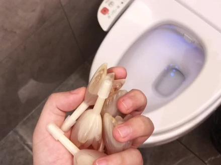 我太没用了,我连💩都拉不出来,我还活着干嘛💔……
