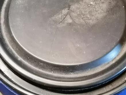 花生麸一般发酵15—20天就能发酵好,气温低时间可能长一些,发酵方法,糖:花生麸:水,比例为1:3:15(到21都可以),糖也可以用玉米粉等代替,一般用发酵红糖就最简单了#花生麸无臭发酵方法 #花生麸水肥