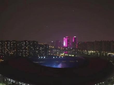 狠狠被太原的应援震撼到了#无人机表演 #十个勤天 #等枝桠成繁花 #十个勤天演唱会 #演唱会