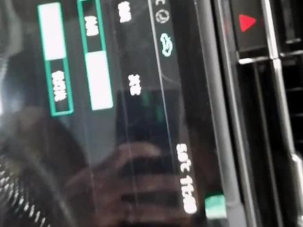 第三代名爵6的中控拆装方法