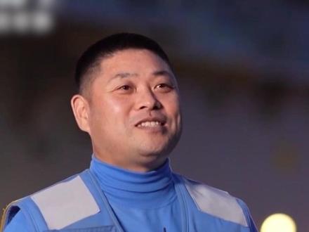 祝福辽宁舰12岁了!与辽宁舰共同成长的他们有话说#辽宁舰入列12周年