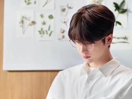 全棉时代家居休闲服饰全球代言人张凌赫限定周边正式发售,简直每一款都想拥有!现在锁定抖音@全棉时代官方旗舰店 直播间,解锁代言人张凌赫同款家居服、外出服,还有超多周边福利,快冲!#张凌赫代言全棉时代家居休闲服饰 #张凌赫的全棉舒适学 #家有全棉更舒适 #全棉时代官方旗舰店#突然get到张凌赫超绝舒适感