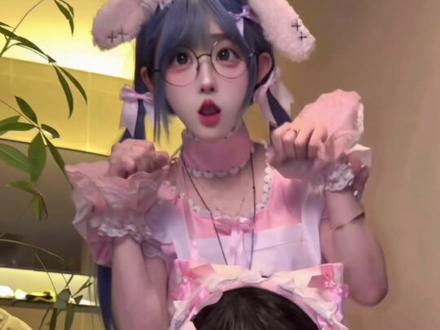 一看就知道是谁吵着要拍 #拿破仑摇 #萌妹 #双人
