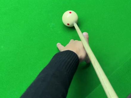 台球实战扎杆弧线技巧 台球新手必学,学会轻松秀杆法#台球 #台球是一种生活 #台球教学 #台球技巧 #天天台球