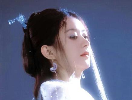 仙君勾勾手~双手奉上
她是堕仙~嗯?😡
#碎梦仙君 #赵丽颖 #帅就完事了 #谭松韵 #逍遥