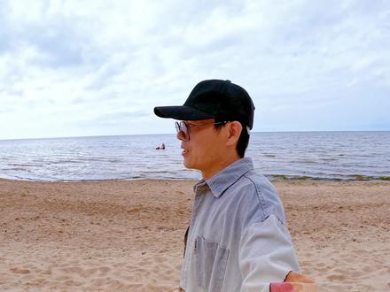 一人一车自驾亚欧大陆,第40天,第5国,总里程数:11800KM
今天来到了拉脱维亚首都——里加Riga
先来老城溜达一圈,晚上去波罗的海海边找个地方吹吹海风。#旅行vlog #自驾游 #环球自驾