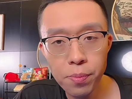 没有采访到大头的原因。
终于体会到他的那句“我的努力我自己知道,我努力成什么样,我自己也心里清楚”。#王楚钦 你值得。德班加油!#德班世乒赛