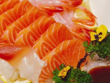 刺身三文鱼北极贝甜虾