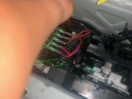 别克威朗,偶发性仪表导航黑屏重启,无法启动