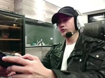 何润东为什么用手柄打三角洲,也是不容易 #何润东二创活动 #三角洲西普坝王何润东 #何润东 #三角洲行动 @何润东