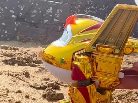 金小子掉进沙坑里了,会有人救他吗?#超级飞侠 #有男生会拒绝这个玩具吗 #益智玩具 #玩具故事视频 #沙滩