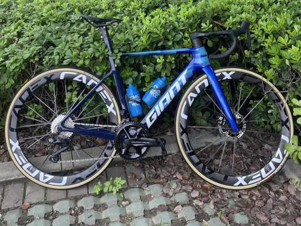 捷安特新款propel,环法车队, 队版涂装。#让骑行成为一种生活 #就这样骑进夏天吧 #公路自行车 #环法 #环法自行车赛