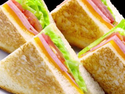 将核潜艇机密藏在三明治卖给“外国政府”,美海军核工程师被捕!