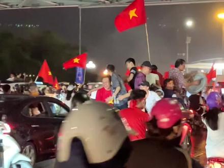 东南亚运动会,越南男足夺得冠军,举国欢庆#越南 #东南亚