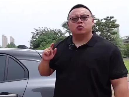 #南哥说车 领克02的后排,跟我的XC60差不多#全能大魔王 @抖音汽车 @南哥说车