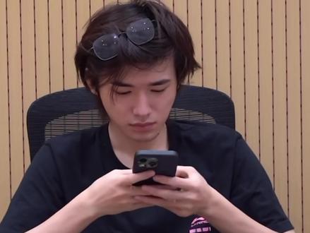 不紧不慢开口定调#宋亚轩 #时代少年团 #Julia