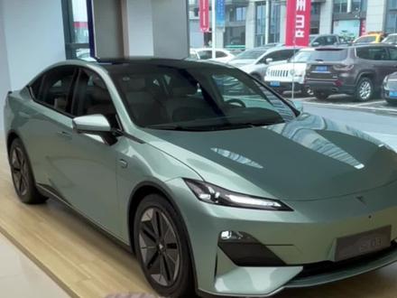 #长安深蓝 深蓝换轮胎怎么办?深蓝封闭式轮毂盖正确拆卸方法