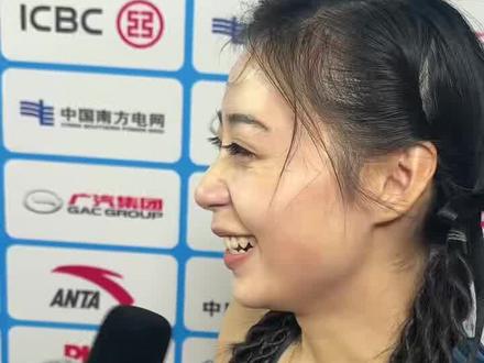 虽然没拿到奖牌,“但跑到了你身边” 十五运男女飞人大战情侣档撒狗粮刘峡君 何锦櫶 “都拿了第五 原来是为了排肩看你”