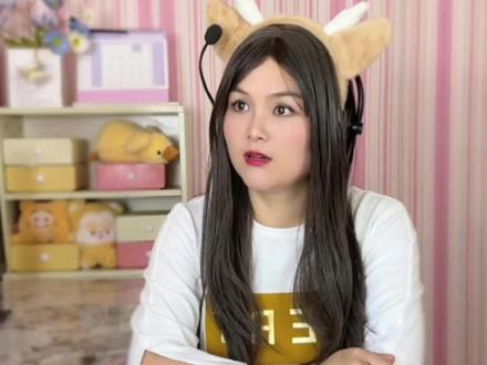 客服,发货三天都没物流信息啊?#神奇的闲鱼 #闲鱼省钱神券 #职场搞笑 #客服 #电商人