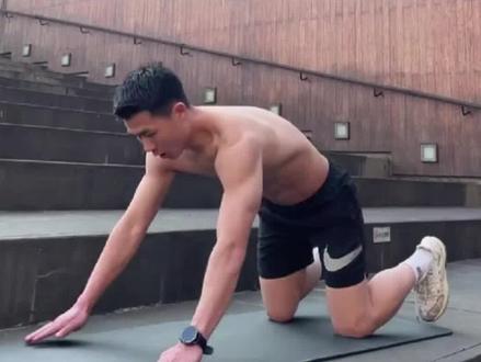 肚子大的朋友 每天一百个快速青蛙趴 瘦腰 瘦肚子 再大的肚子七天见效 #居家健身有新招 #瘦肚子 @#一起来锻炼 #减肥 #健身 #瘦