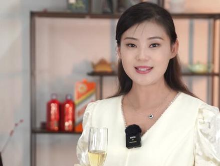 不懂礼仪的人多么令人反感? 商务敬酒站哪边?不懂真的很丢人!#职场干货 #商务礼仪 #涨知识 #个人提升 @DOU+小助手