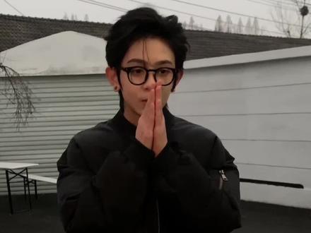 这届小孩哥的舞蹈天赋是统一批发的吗? #题设 #10后 #花絮 #桃花朵朵开