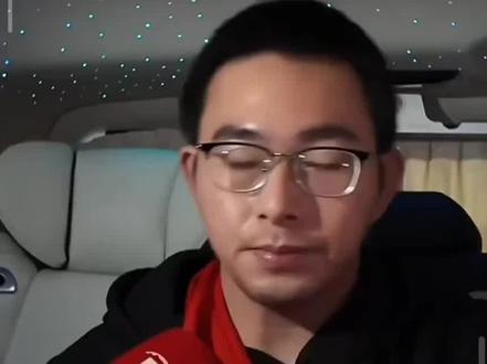 胡龙1992年8月出生于贵州毕节,出生2个月23天时在云南昭通被抢卖至福建,‘至今34年才得以和家人团聚#胡龙#缘梦公益寻人工作站 #拐卖 #宝贝回家 #