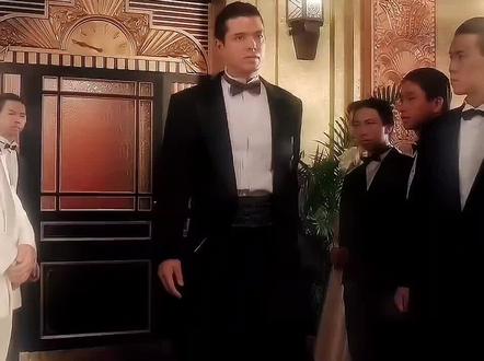 给我擦皮鞋(法国口音)#经典港片 #法国口音 #周星驰