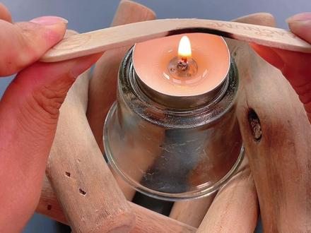 #亲子手工 #手工diy #蜘蛛侠 简易版本蛛丝发射器!但是小朋友不要操作有危险.小朋友可以用视频最后部分更安全的玩法哦!