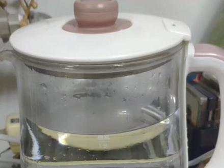 满满的自豪感,水壶的加热盘坏了,售后没有单独卖的,我就在闲鱼上买了一个别人玻璃损坏的,我把底座倒上了焕然一新。