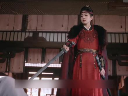 唐宫奇案迎来大结局,李佩仪带着皇帝赐死的圣旨来到相府,拖剑追杀已是丧家之犬的右相,李佩仪的复仇并非简单的快意恩仇,而是一场精心策划的心理战!#好剧推荐 #二创激励计划 #白鹿 #古装