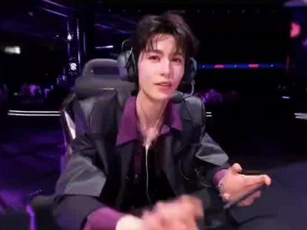 张凌赫无畏契约首秀杀疯了!没想到背后最大赢家,竟另有其人#首驱科技#SKYMOTOR首驱#电摩#电自#电瓶车