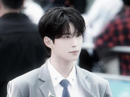 你们又要再一次毁掉他的生活吗#金虔佑