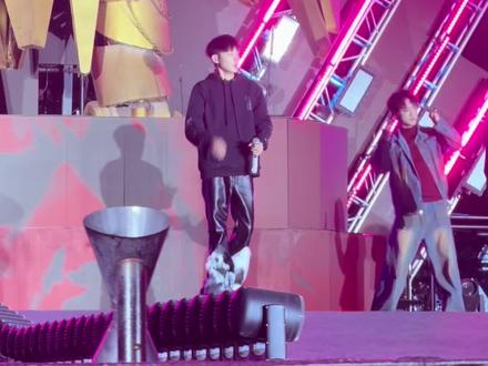 高迪带着十万人来万岁山了#精彩高迪 #万岁山大宋武侠城 #演出现场拍摄 #我带着十万人