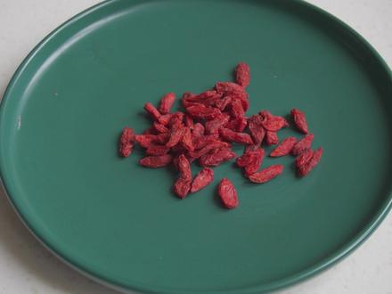 枸杞子“最佳吃法”已找到,不是泡水喝,这种吃法,早知道早受益