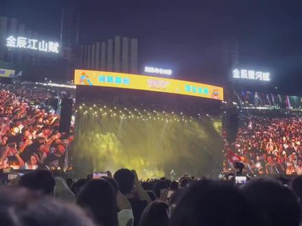 五哈与鲜花联动啦 终于让我找到这个视频啦#哈哈哈哈哈#回春丹#鲜花
