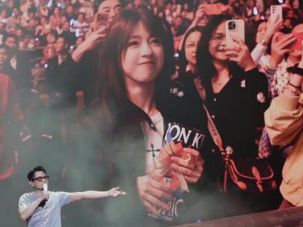 是谁这么幸运 和郭富城共舞#郭富城演唱会 #郭富城广州演唱会 #鲨鱼舞 #挑战郭富城同款鲨鱼舞