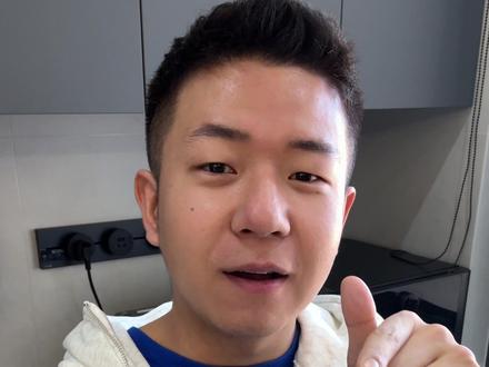 德国留学生你们就吃这啊!哈哈哈 今天宰了个面包 #面包🍞 #德国留学生 #留学 #测评 #德国面包有多硬