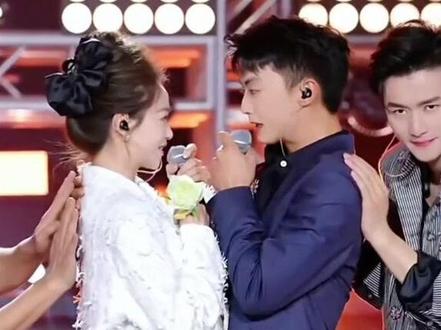 今日份切片太甜了,特别是🍑转过去的那一刻#昊文蜜桃#文情蜜意#星城昊文#昊文#星城蜜桃