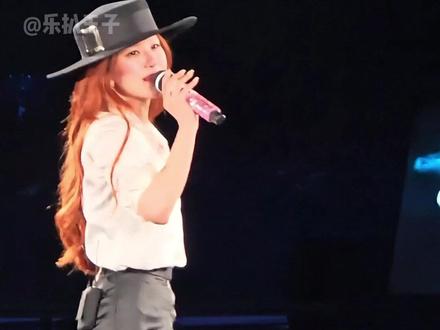 为何摄影师对赵露思下半身避之不及?看到赵今麦同比例缩小,才懂暗藏玄机#赵露思 #赵今麦 #刘宇宁 #内容启发搜索 #影娱热点团