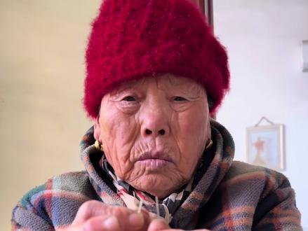 最后说的好像有那么点道理#彤彤奶奶 #毒舌 #奶奶和孙女的日常生活 #奶奶带大的孩子 #搞笑日常