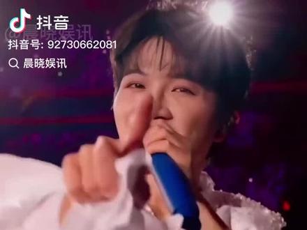 周深香港演唱会这一夜,江湖地位、顶级人脉、天籁之音展现的淋漓尽致#跨年演唱会