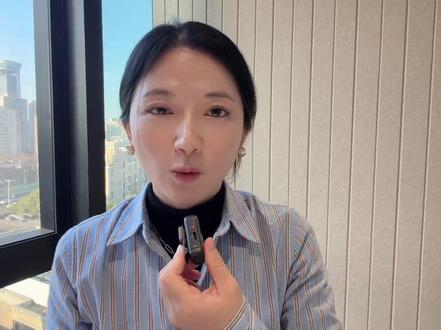 国投白银LOF单日亏31.5%!深夜调估值,基民怒了! #国投白银LOF #基金 #白银 #投资 #财经新闻