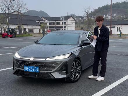 有很多车友还不会贴钢化膜 那么今天给大家出一个教程 其实钢化膜还是很有必要贴起来的 可以防止日常划痕还能让你的屏幕流畅度更丝滑!#四代逸动 #四代逸动智享版 #逸动钢化膜