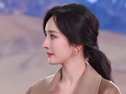 春天就扎韩式低马尾,简单又好看#女生日常发型教程 #简单的扎头发方法 #低马尾发型 #韩式发型 #发型