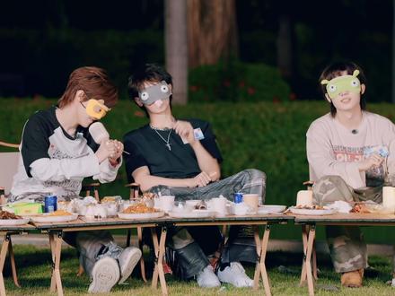 难道你是贪吃鬼~ | 是你吗~ 是你吗~ #朱志鑫 #张泽禹 #棍宝 #新春荣耀大作战