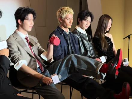 是什么,让明星们纷纷展示起鞋底?🤫 #田嘉瑞 #李佳念 #主持人 #李佳念主持名场面 #金句