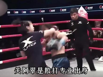 #UFC 世界冠军#张丽伟 被打哭,这位神秘#少林寺 女弟子,到底什么来头 #自由搏击 #MMA #拳击